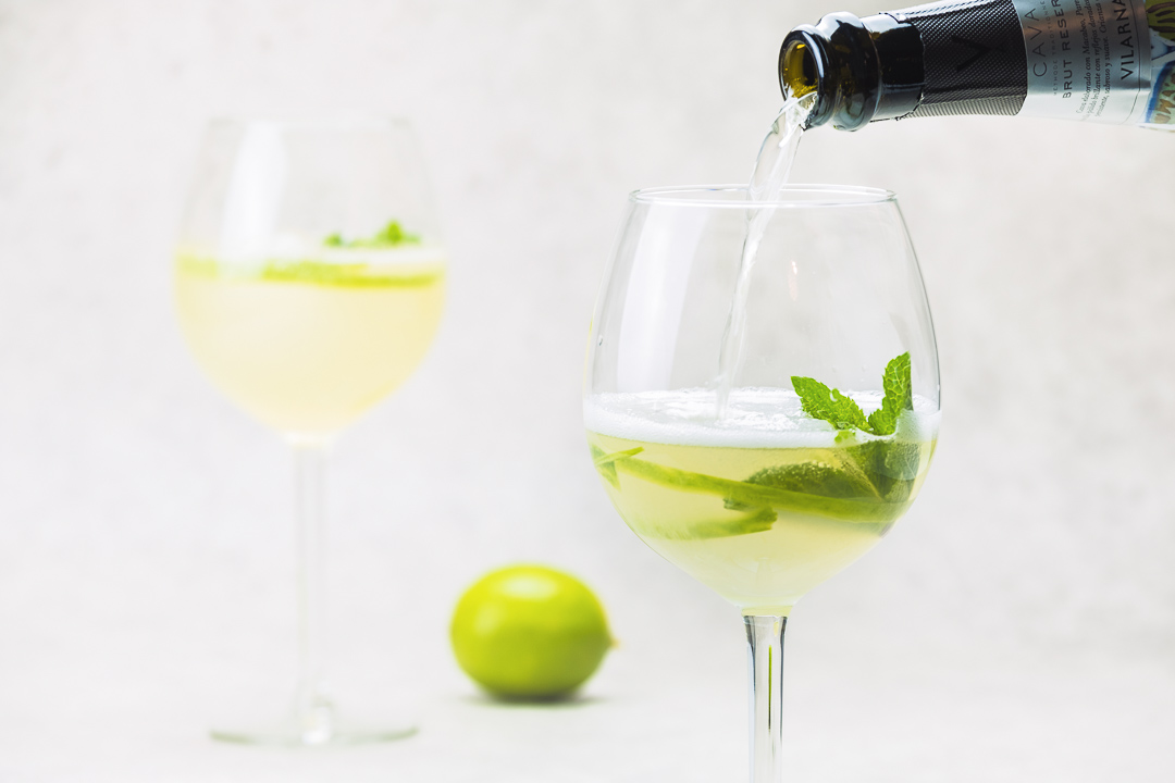 cocktail gin lime elderflower mint champagne