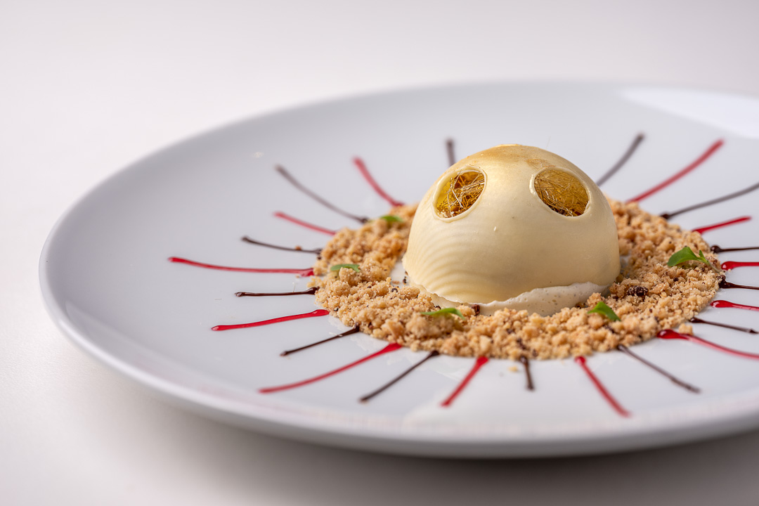 La Truffe Noire by Hungry for More. Details of the new dessert with pear and white chocolate by chef Luigi Ciciriello.