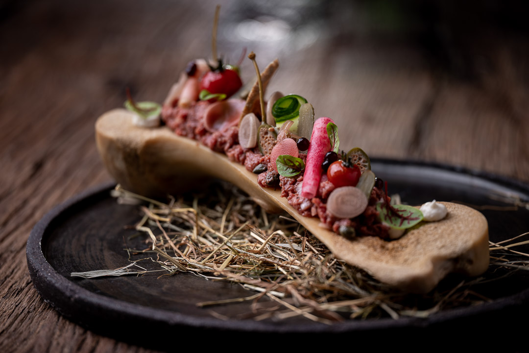 Elckerlijc by Hungry for More. Steak tartare as a first course by chef Peter de Clercq.