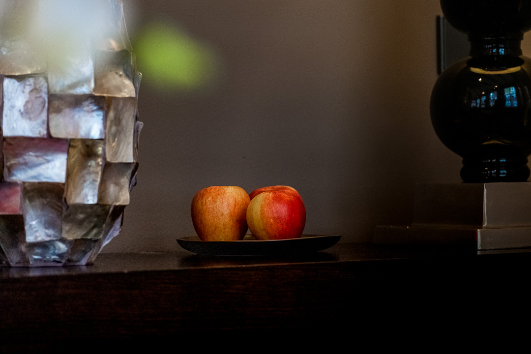 The Dylan by Hungry for More. Fresh apples to welcome you at the hotel room.